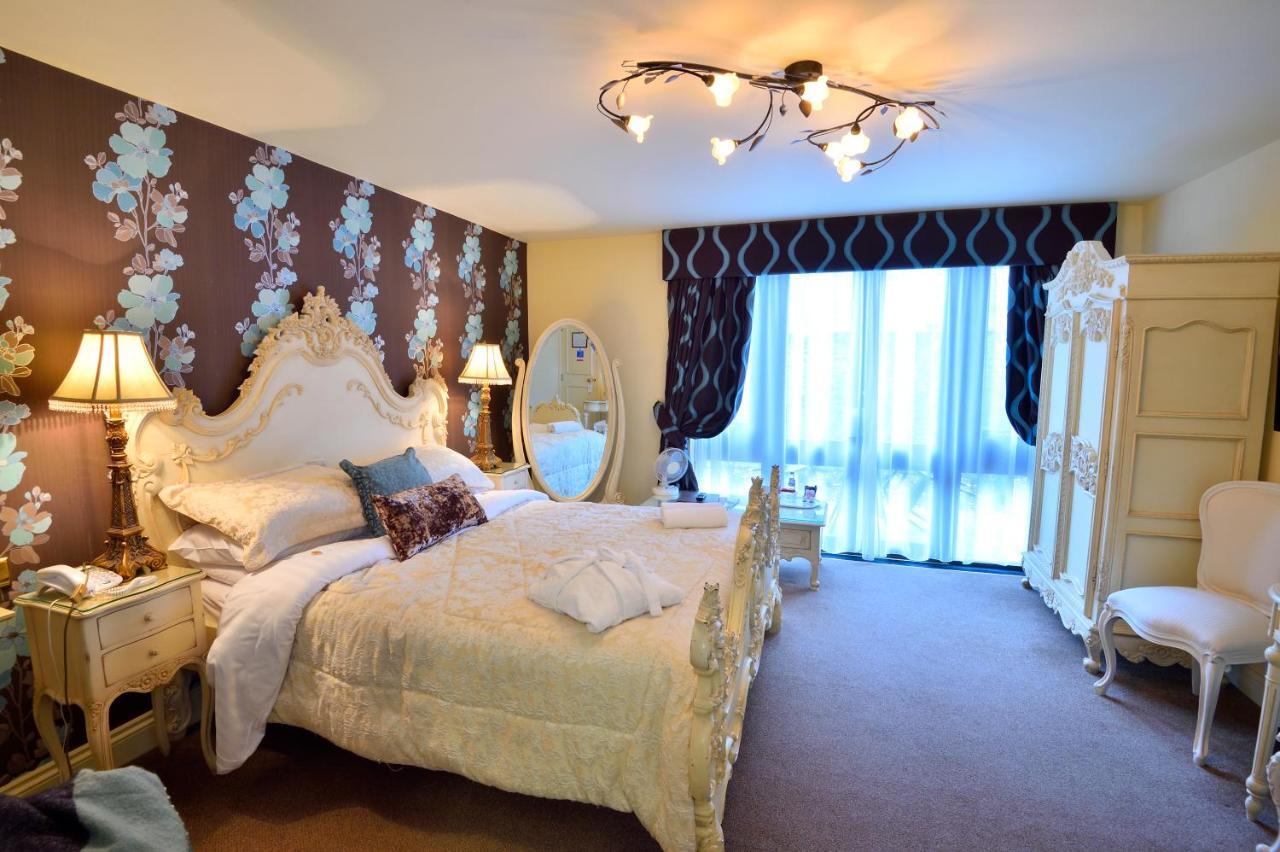 Angmering Manor Hotel Exterior foto